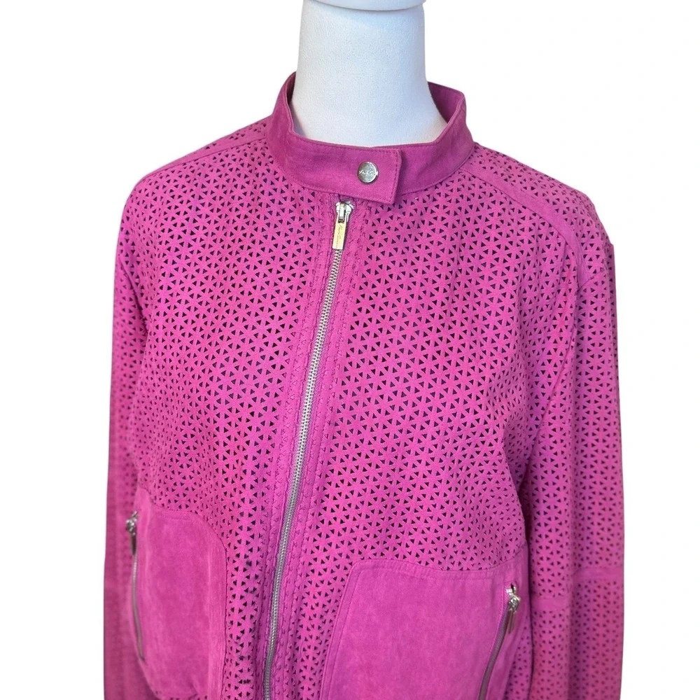 Kenneth Cole excellent pre